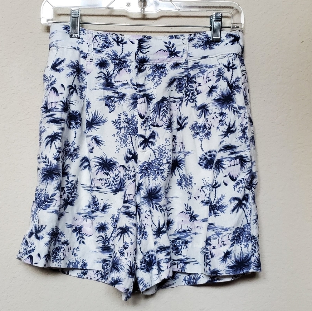 Abercrombie and Fitch Linen Blend NWT Tropical Print Shorts.  Size Small